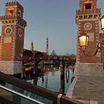 La Bella - Entire Private